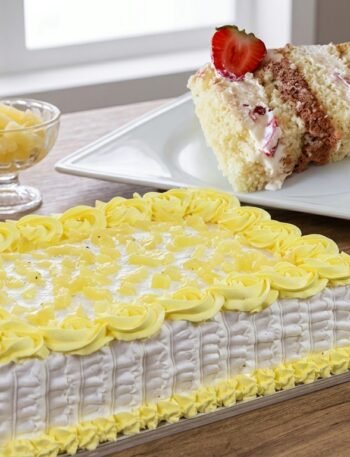 Bolo de Abacaxi com Morango