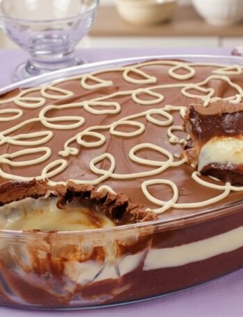 Sobremesa na Travessa de Brigadeiro e Creme Ninho