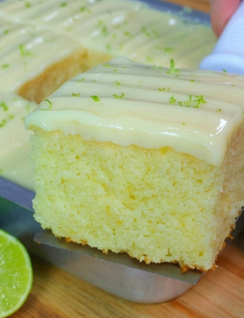 Bolo de Limão com Cobertura
