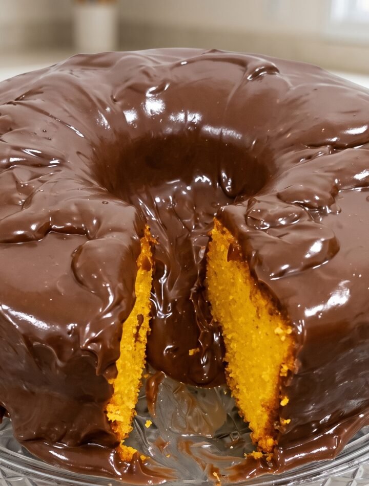 Bolo de Cenoura com Cobertura de Chocolate
